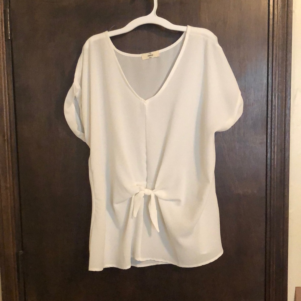 White Entro Knot Front Top